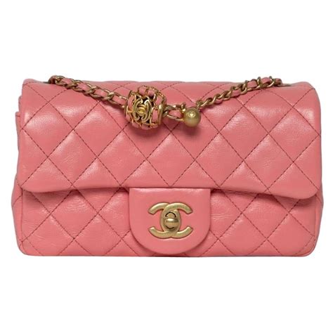 borsa punturata chanel|Chanel Mini Flap Pearl Crush Pelle Rosa Borsa a Tracolla .